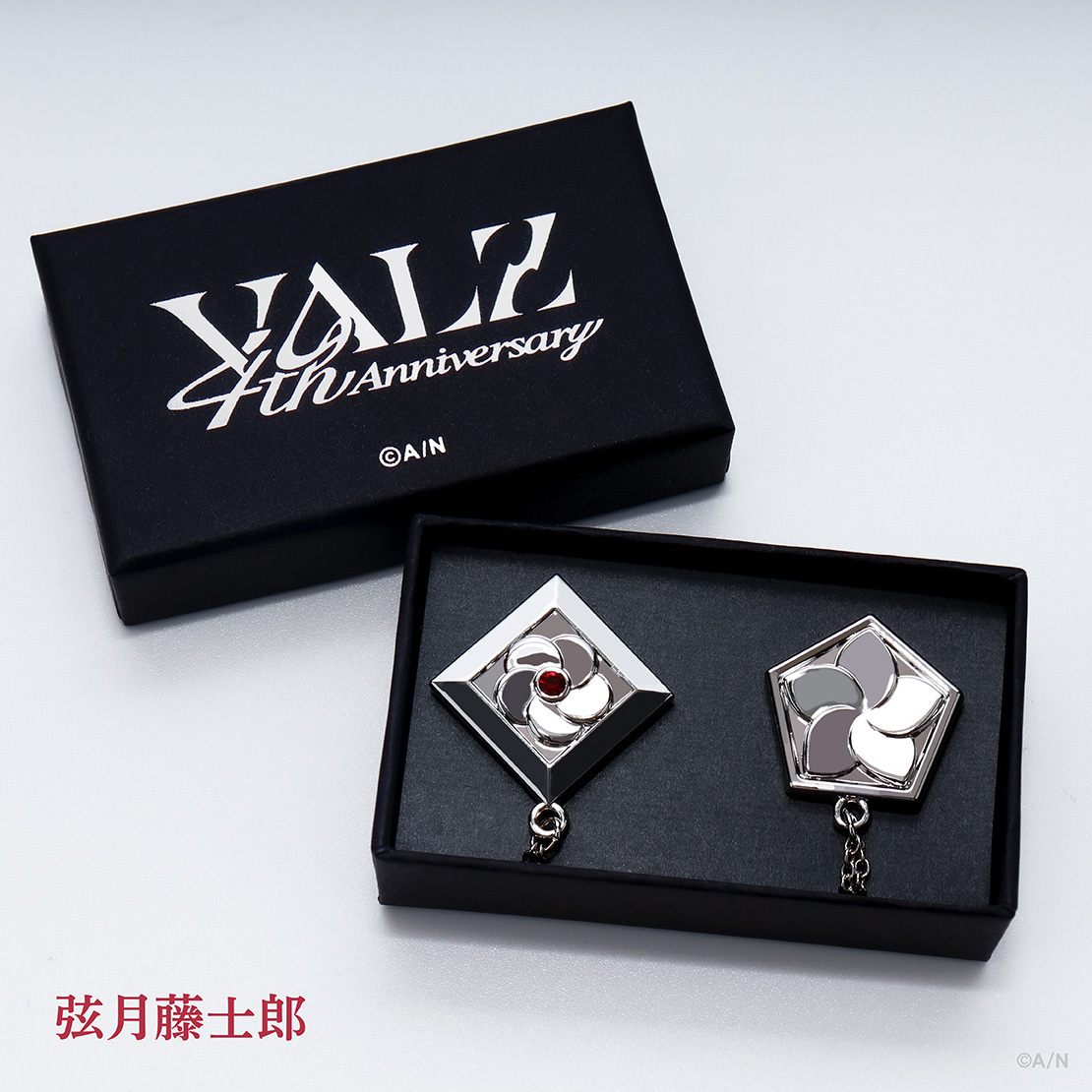 【VΔLZ 4th Anniversary】ブローチの商品画像