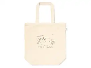 たたずむメスライオンのトートバッグの公式画像