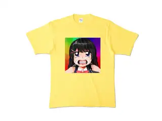 マウスオープナーで歯を見せる月ノ美兎カラーＴシャツ カラーTシャツ - XL - イエロー - 背景アリの公式画像