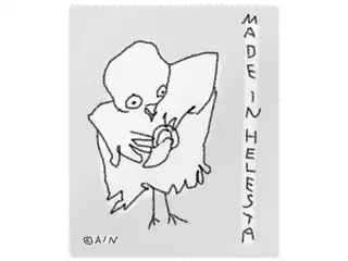 モノクルを拭くセバスピヨのメガネ拭き