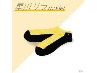 にじさんじアパレルグッズプロジェクト　靴下 星川サラ model